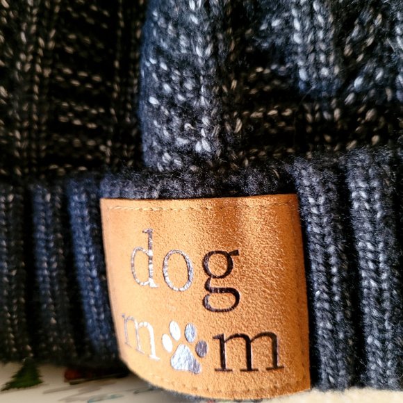 David and Young Dog Mom Hat and Mitten Set New In Christmas Box - Picture 2 of 5